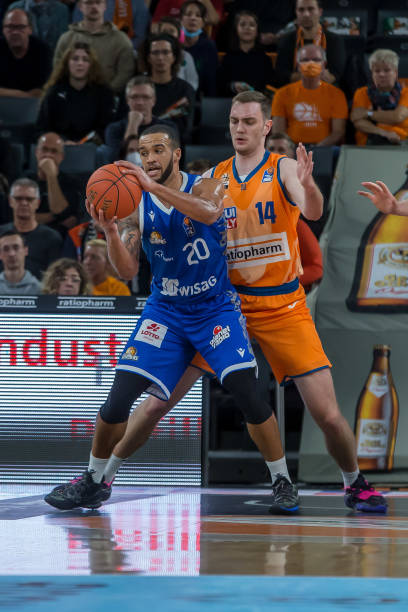 高强度的拉 高强度的拉