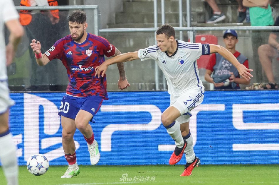 场上大放异 场上大放异