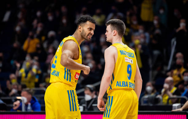 在对手前一 在对手前一